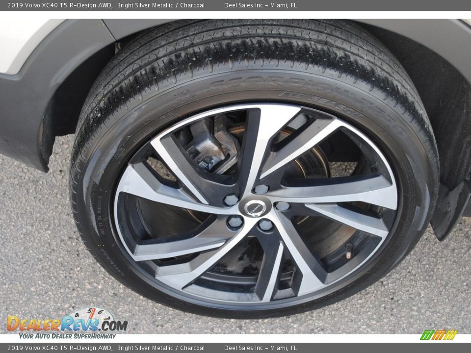 2019 Volvo XC40 T5 R-Design AWD Bright Silver Metallic / Charcoal Photo #10