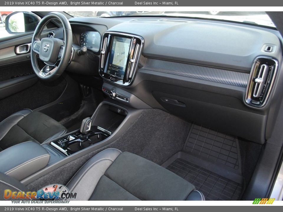 2019 Volvo XC40 T5 R-Design AWD Bright Silver Metallic / Charcoal Photo #17