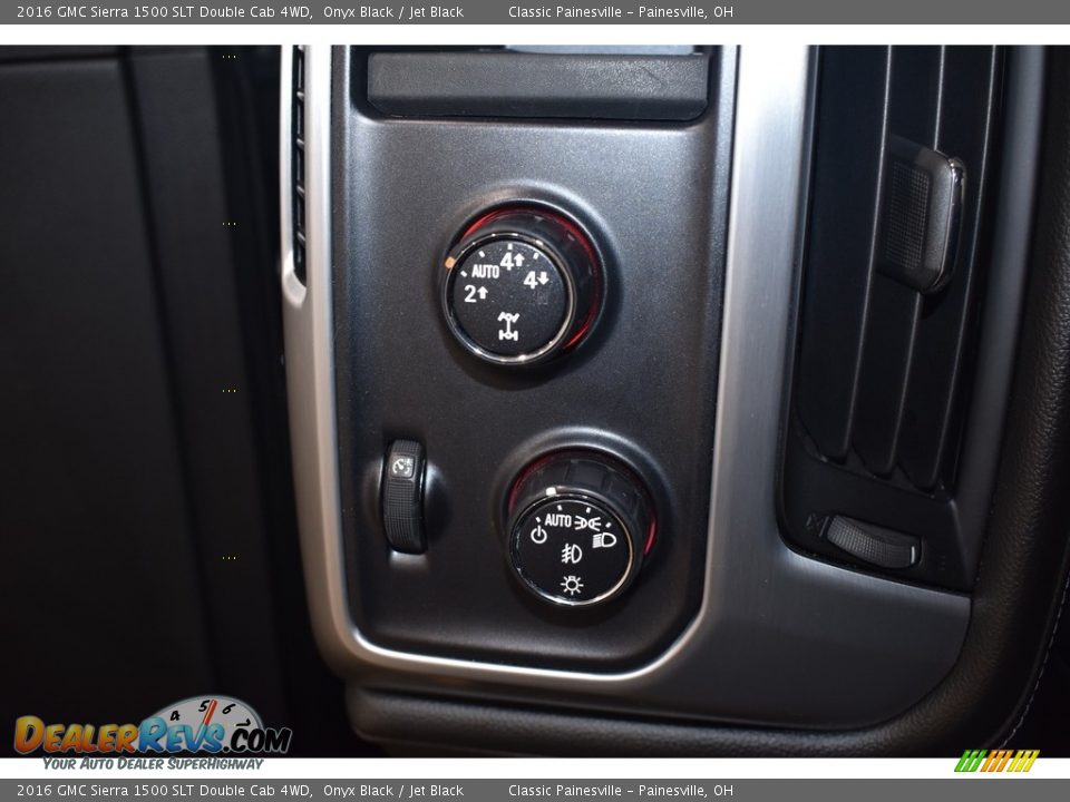 Controls of 2016 GMC Sierra 1500 SLT Double Cab 4WD Photo #12