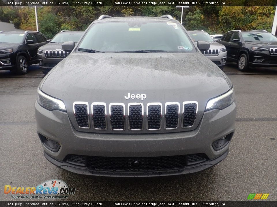2021 Jeep Cherokee Latitude Lux 4x4 Sting-Gray / Black Photo #2