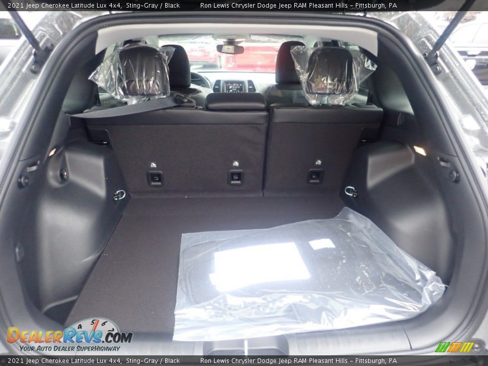 2021 Jeep Cherokee Latitude Lux 4x4 Sting-Gray / Black Photo #9