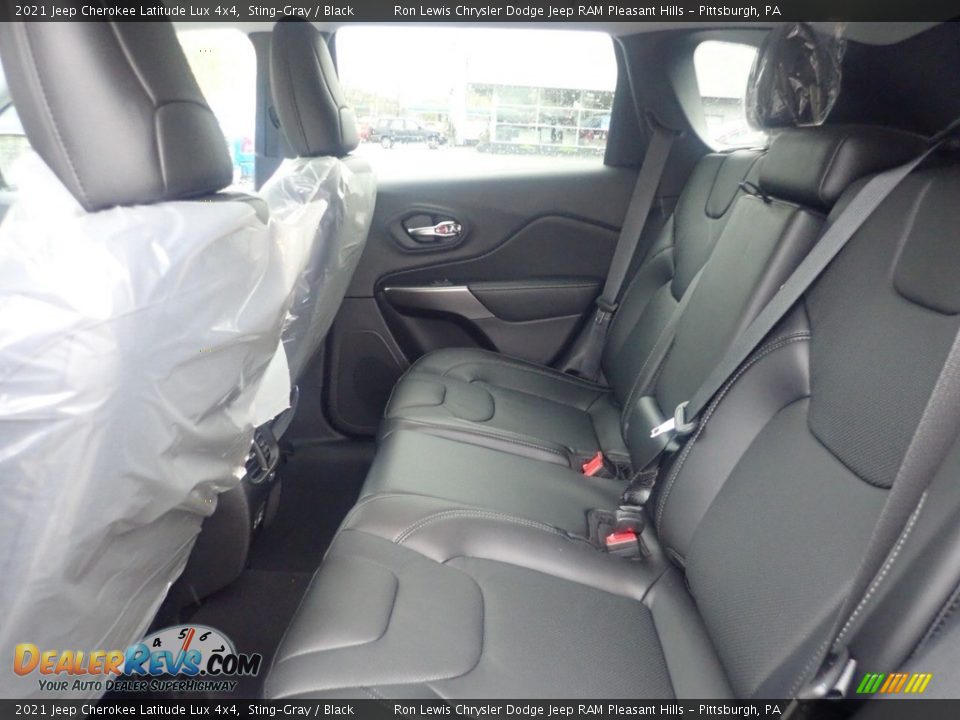 2021 Jeep Cherokee Latitude Lux 4x4 Sting-Gray / Black Photo #14