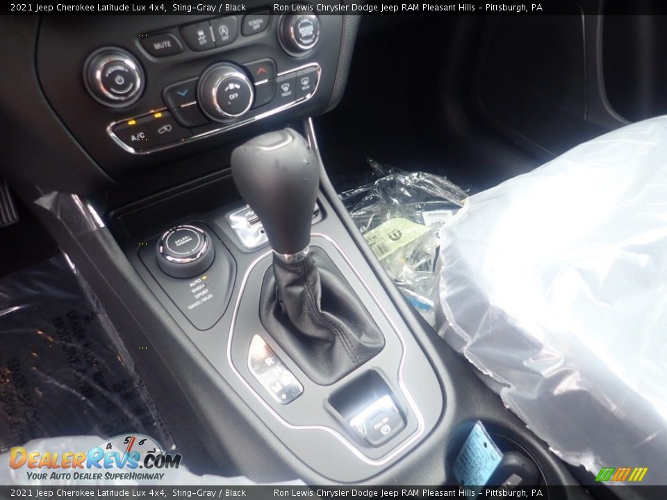 2021 Jeep Cherokee Latitude Lux 4x4 Shifter Photo #19