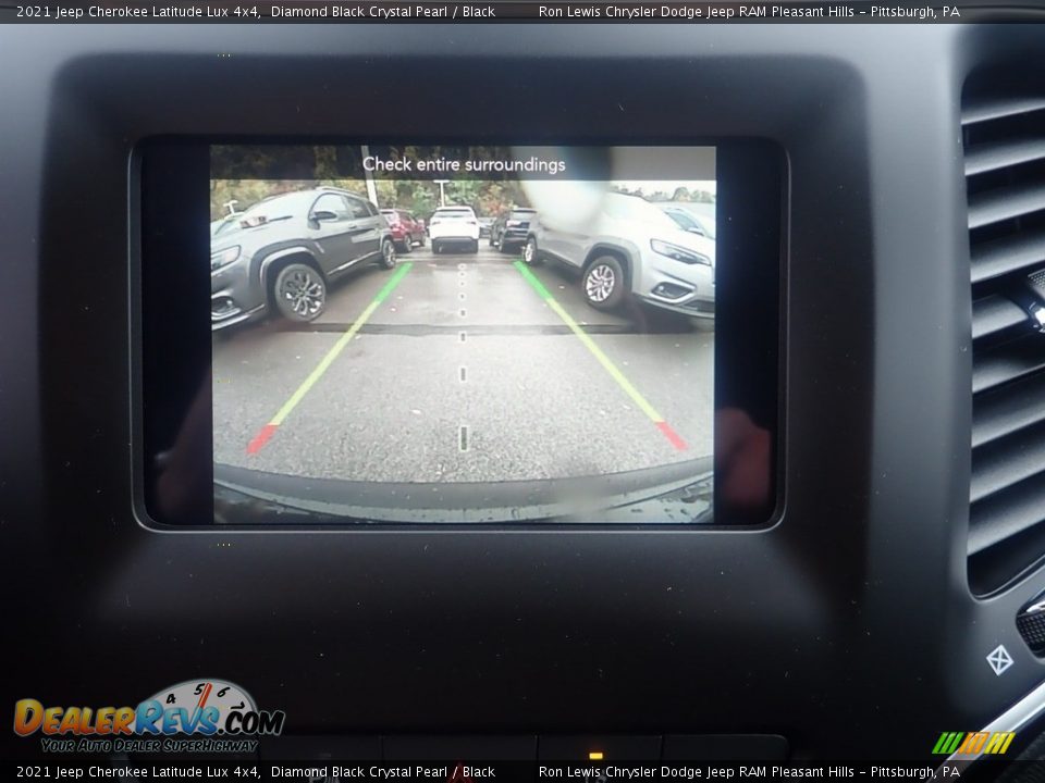 2021 Jeep Cherokee Latitude Lux 4x4 Diamond Black Crystal Pearl / Black Photo #16