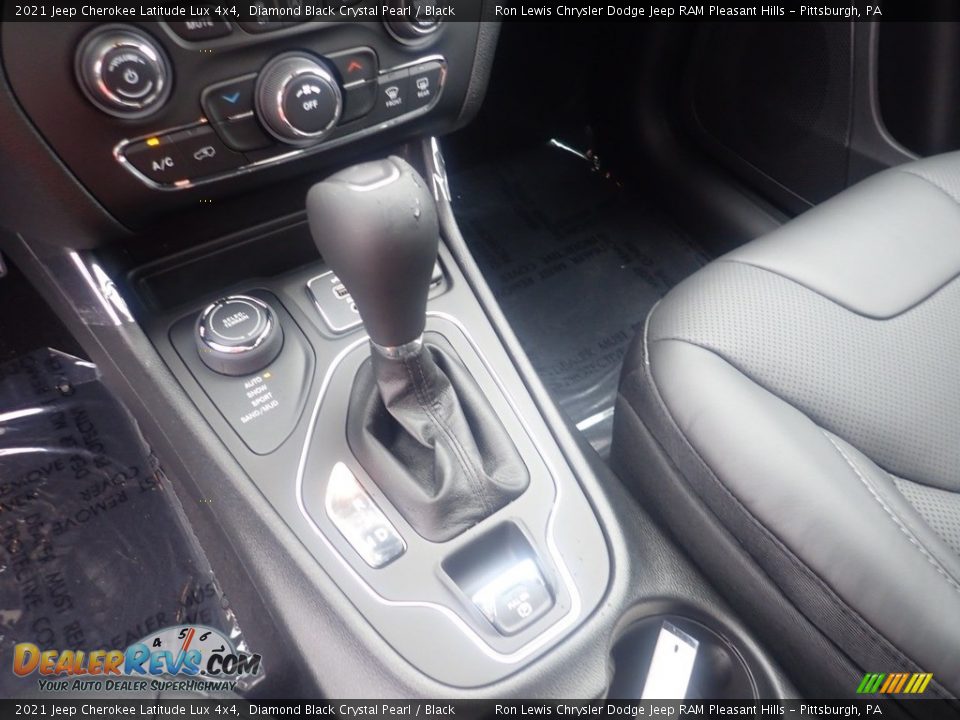 2021 Jeep Cherokee Latitude Lux 4x4 Diamond Black Crystal Pearl / Black Photo #19
