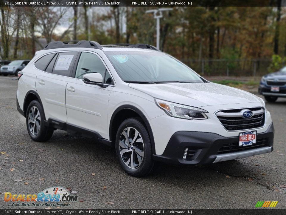 Front 3/4 View of 2021 Subaru Outback Limited XT Photo #1