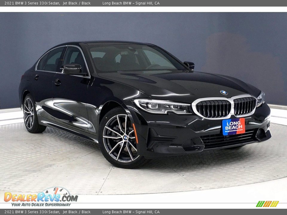 Front 3/4 View of 2021 BMW 3 Series 330i Sedan Photo #19