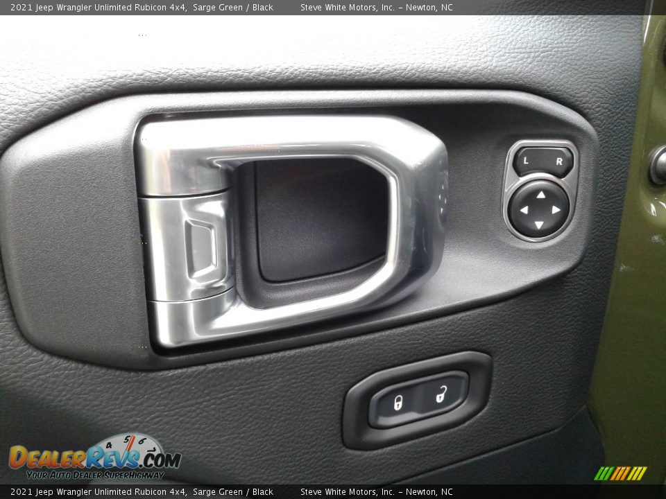 Controls of 2021 Jeep Wrangler Unlimited Rubicon 4x4 Photo #12