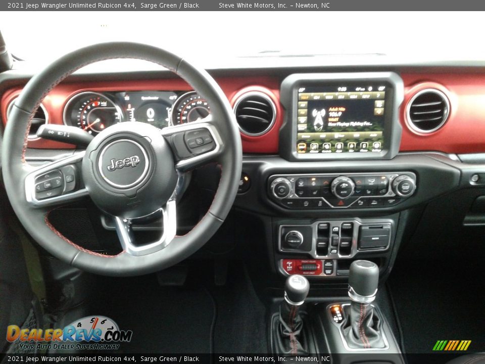 Dashboard of 2021 Jeep Wrangler Unlimited Rubicon 4x4 Photo #19