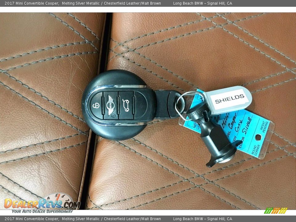 Keys of 2017 Mini Convertible Cooper Photo #11