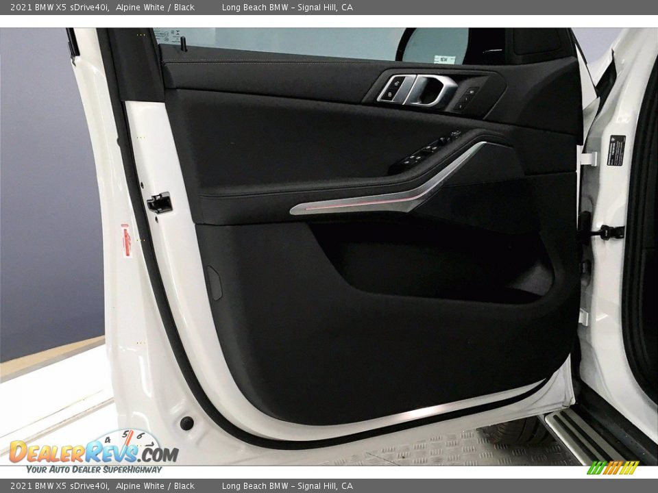 Door Panel of 2021 BMW X5 sDrive40i Photo #13