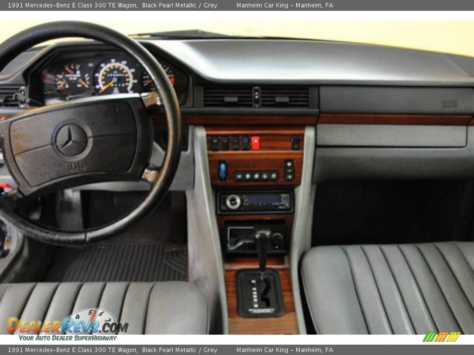 1991 Mercedes-Benz E Class 300 TE Wagon Black Pearl Metallic / Grey Photo #9