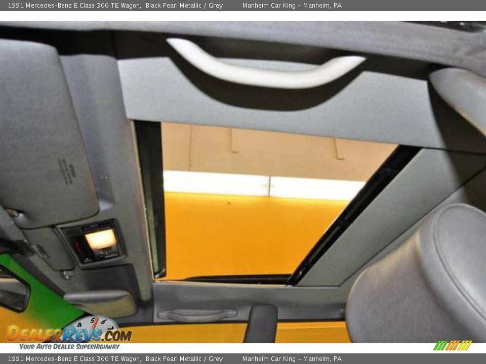 1991 Mercedes-Benz E Class 300 TE Wagon Black Pearl Metallic / Grey Photo #12