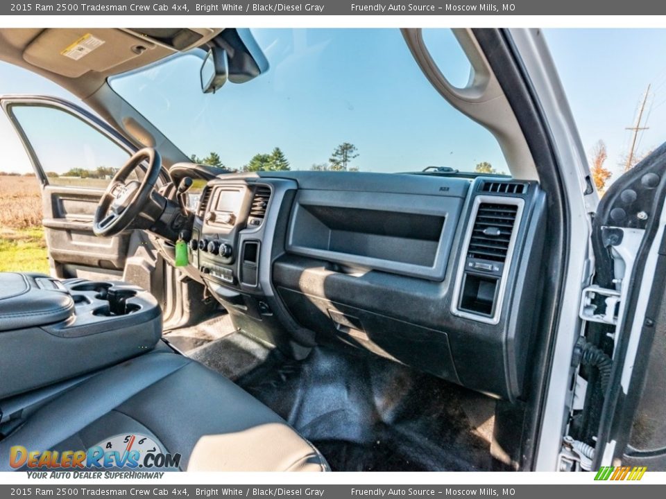 2015 Ram 2500 Tradesman Crew Cab 4x4 Bright White / Black/Diesel Gray Photo #29