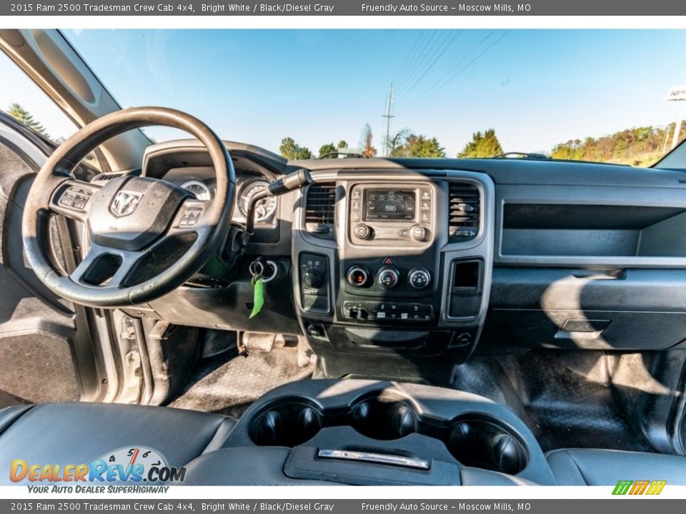 2015 Ram 2500 Tradesman Crew Cab 4x4 Bright White / Black/Diesel Gray Photo #32