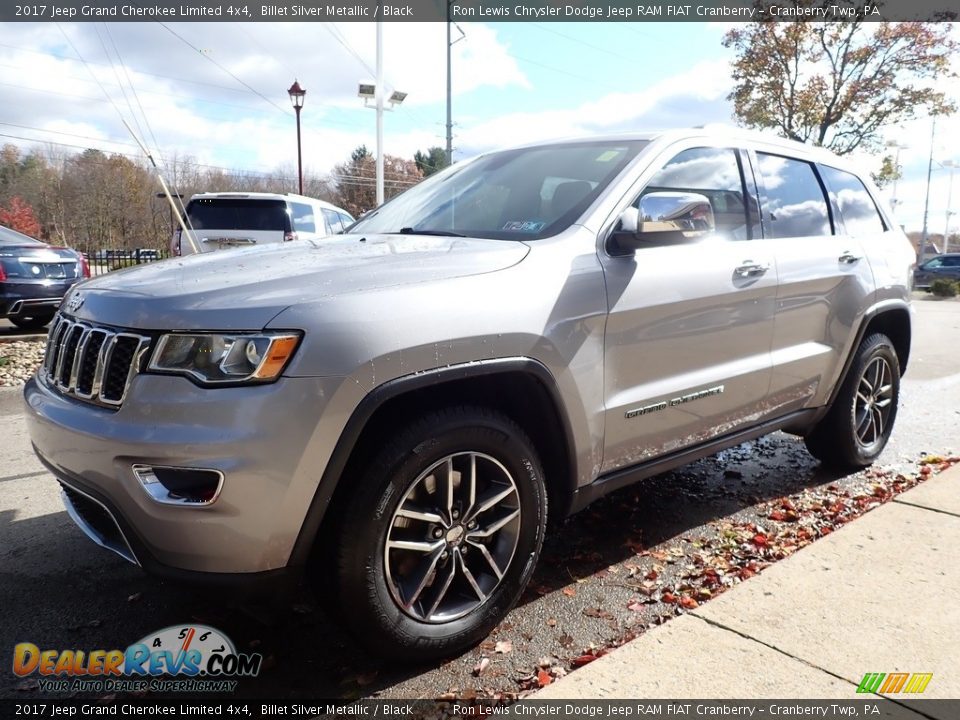 Front 3/4 View of 2017 Jeep Grand Cherokee Limited 4x4 Photo #7