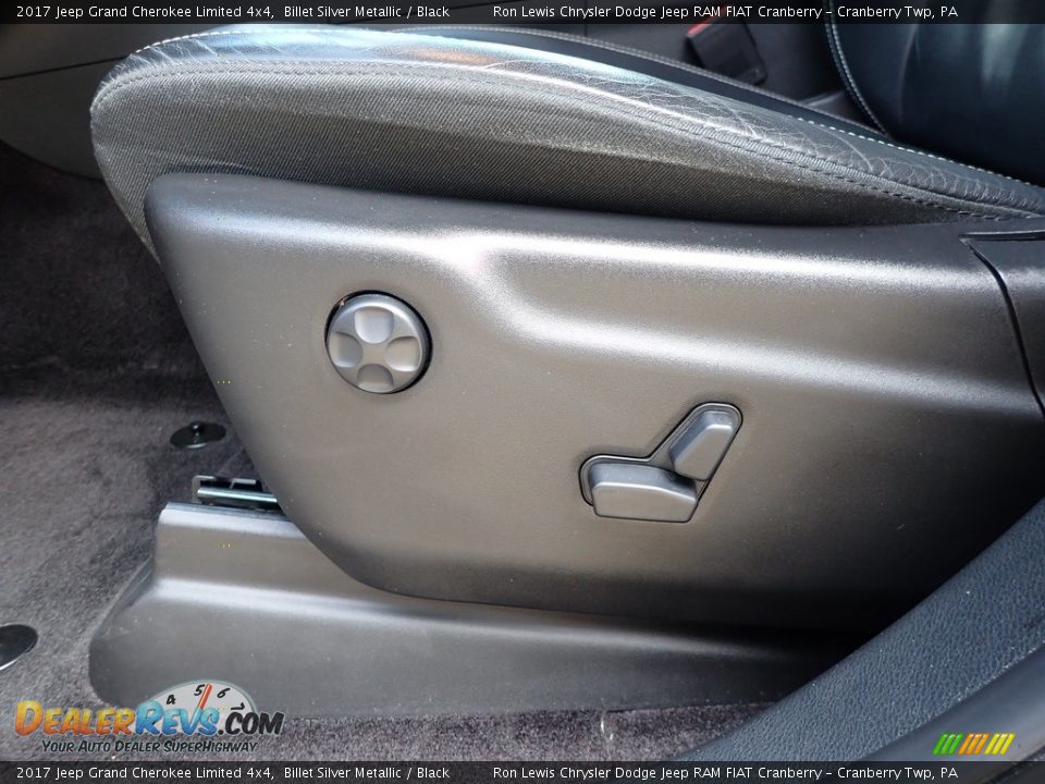 Front Seat of 2017 Jeep Grand Cherokee Limited 4x4 Photo #12