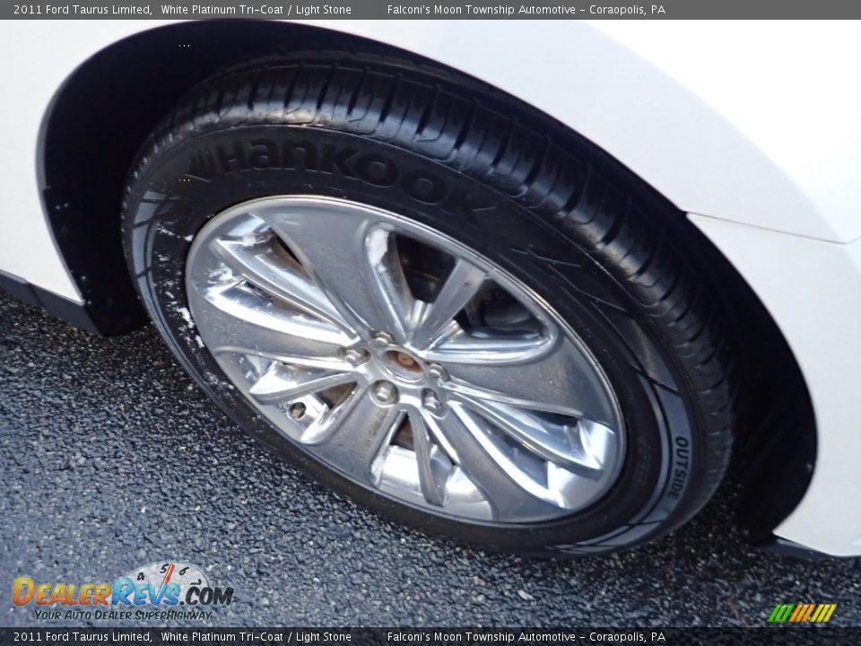 2011 Ford Taurus Limited White Platinum Tri-Coat / Light Stone Photo #9