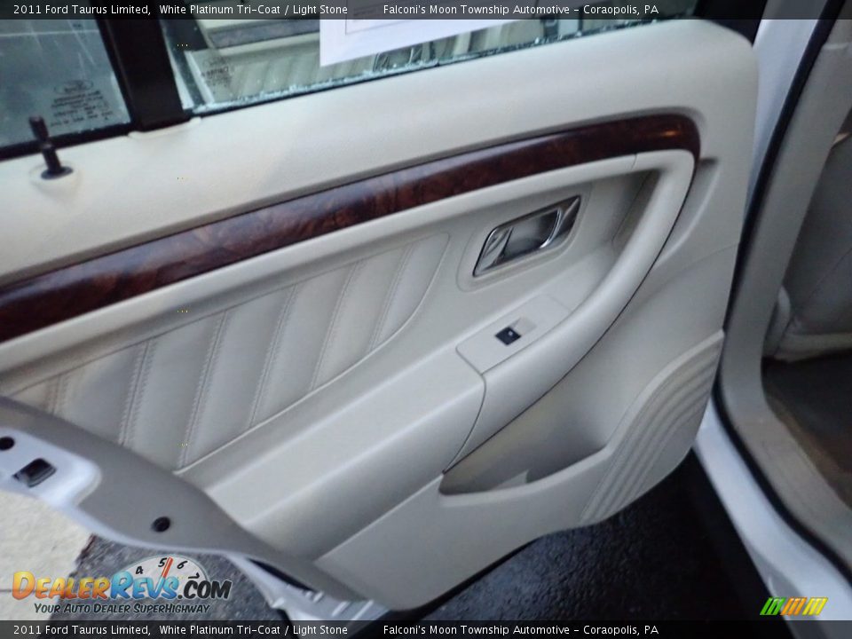 2011 Ford Taurus Limited White Platinum Tri-Coat / Light Stone Photo #18