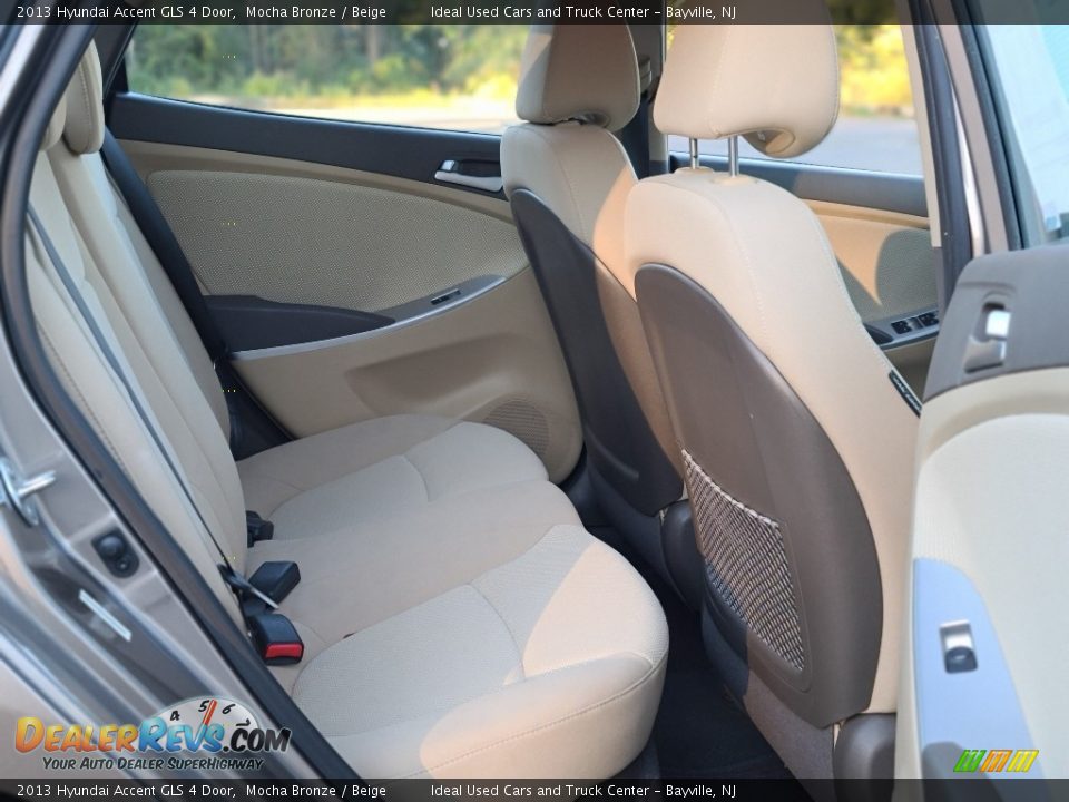 2013 Hyundai Accent GLS 4 Door Mocha Bronze / Beige Photo #11