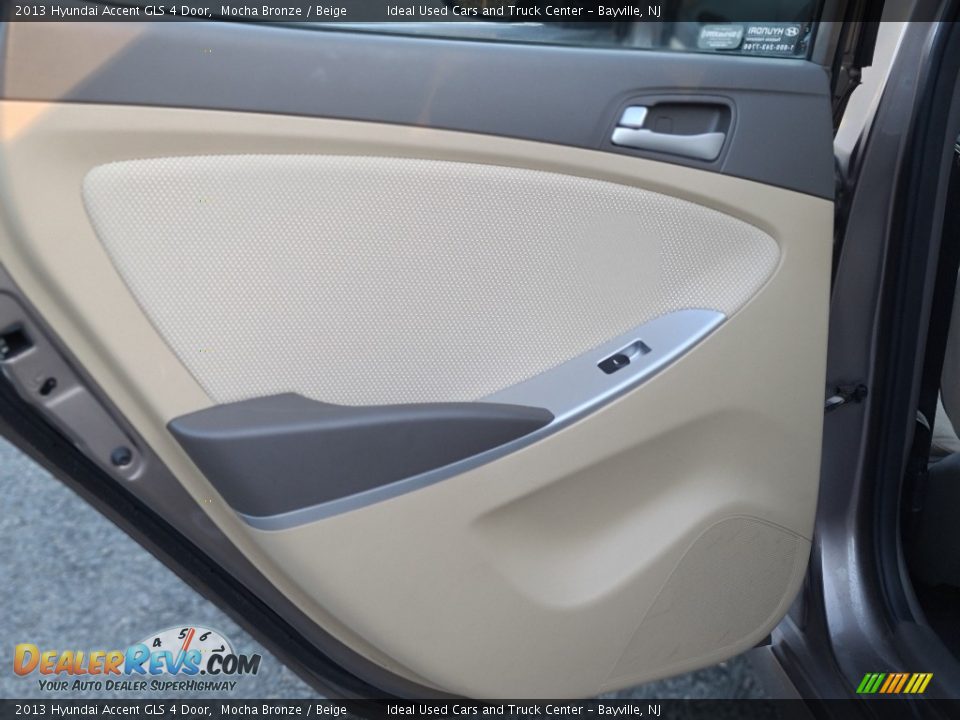 2013 Hyundai Accent GLS 4 Door Mocha Bronze / Beige Photo #17