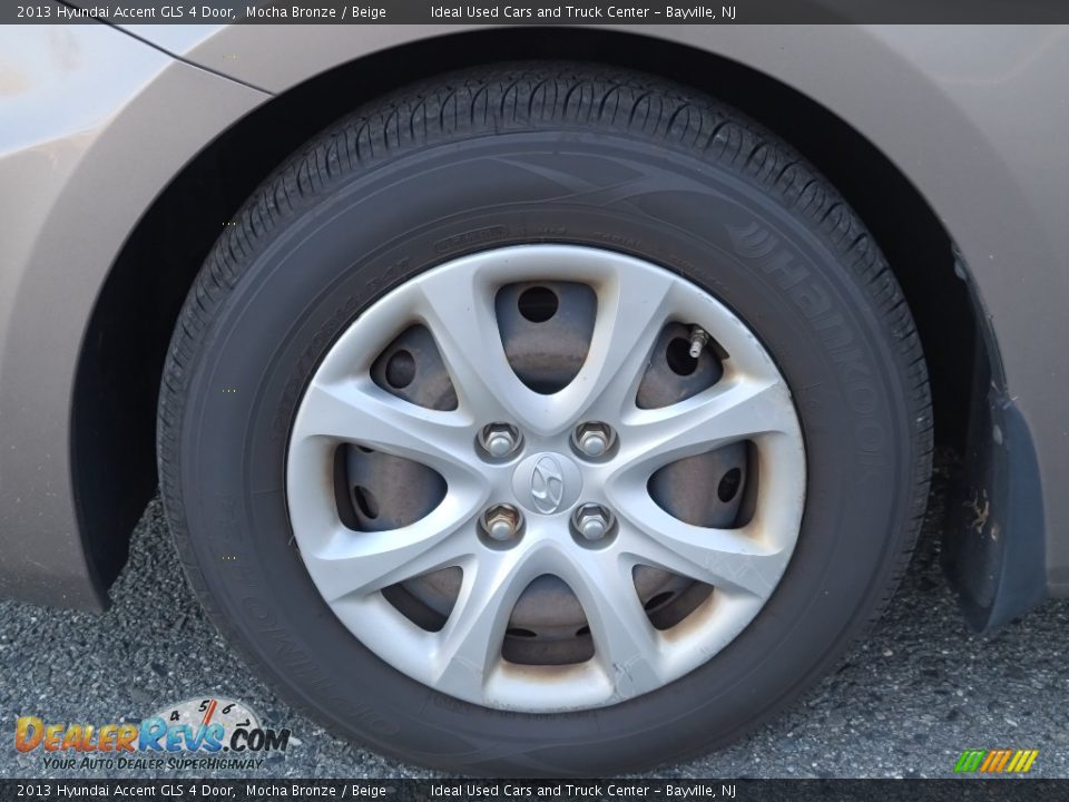 2013 Hyundai Accent GLS 4 Door Mocha Bronze / Beige Photo #26