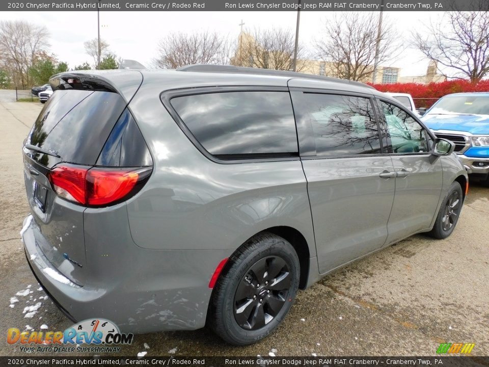 2020 Chrysler Pacifica Hybrid Limited Ceramic Grey / Rodeo Red Photo #5