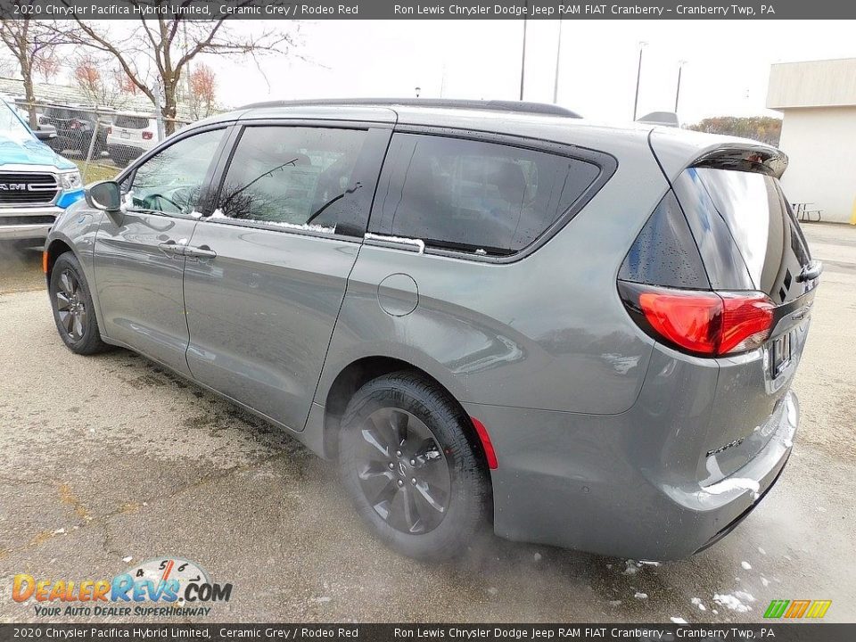 2020 Chrysler Pacifica Hybrid Limited Ceramic Grey / Rodeo Red Photo #8