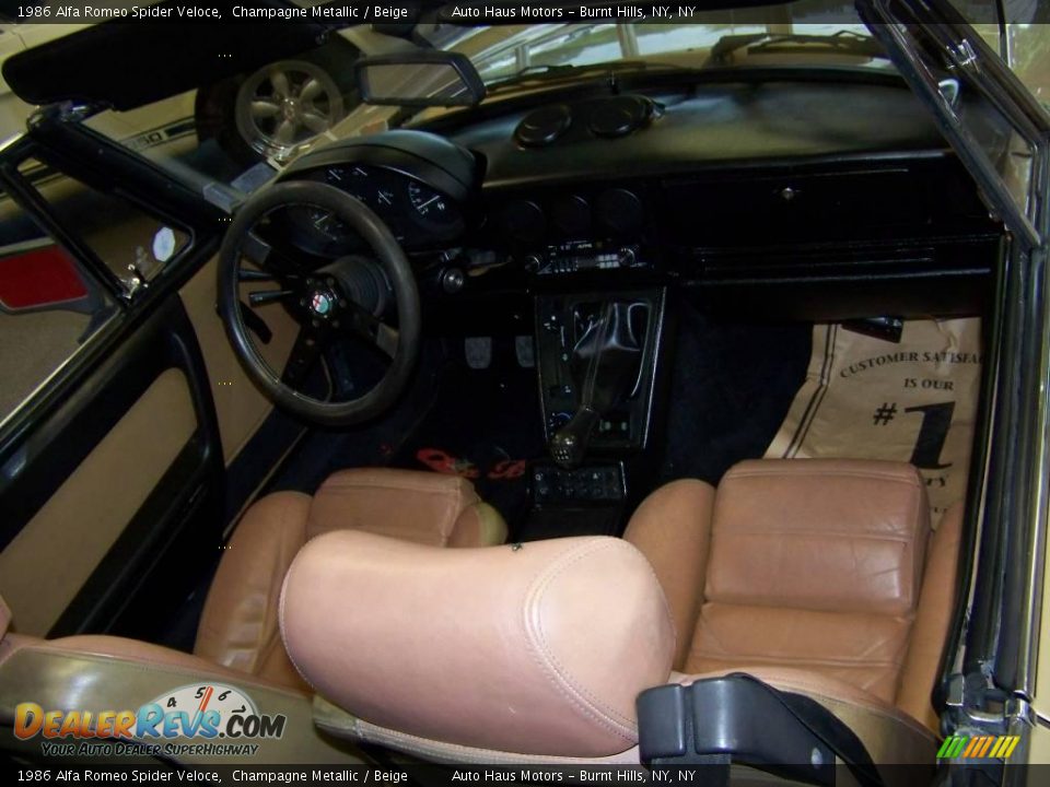 1986 Alfa Romeo Spider Veloce Champagne Metallic / Beige Photo #7