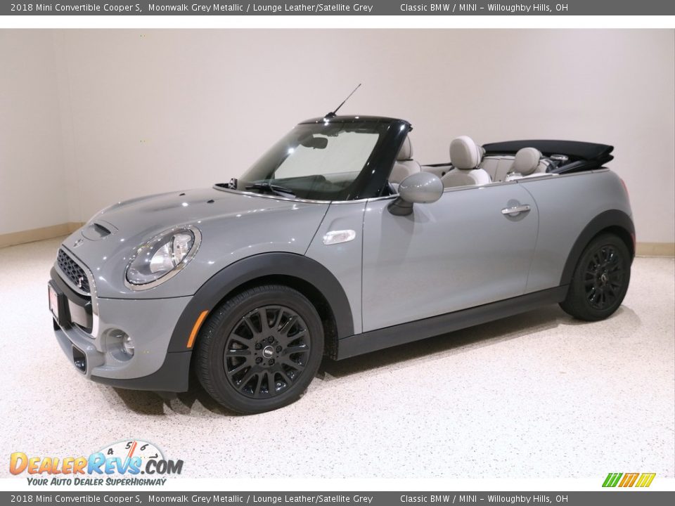 Front 3/4 View of 2018 Mini Convertible Cooper S Photo #4