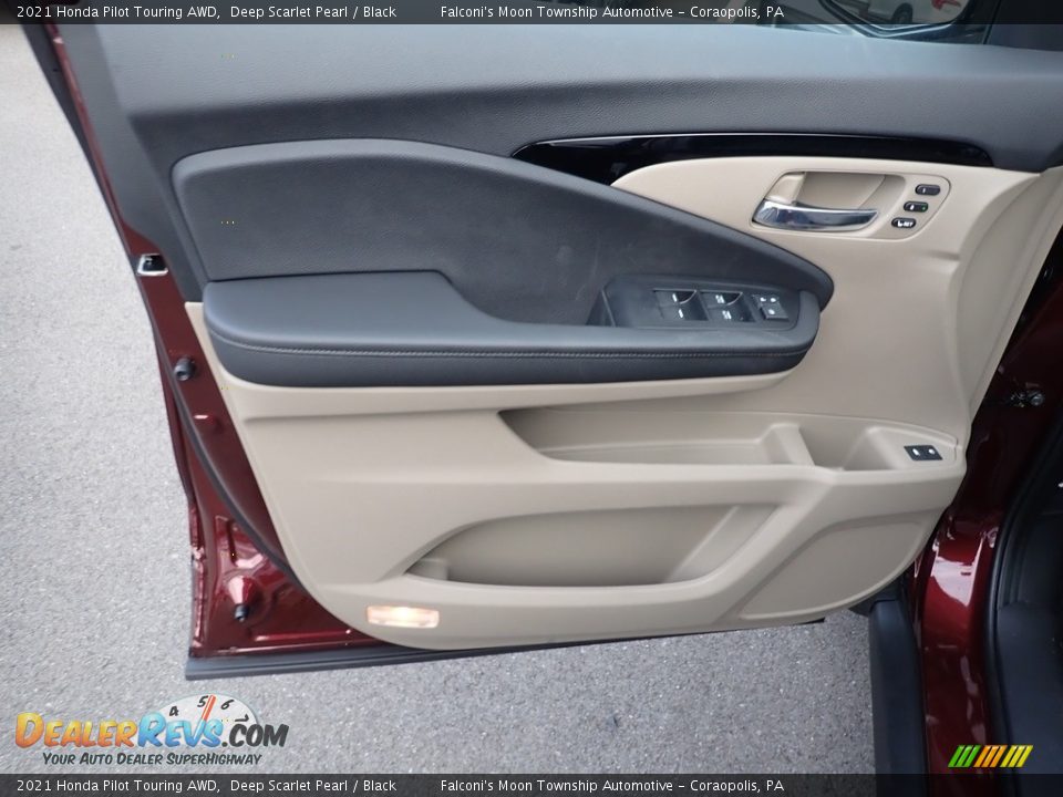 Door Panel of 2021 Honda Pilot Touring AWD Photo #12