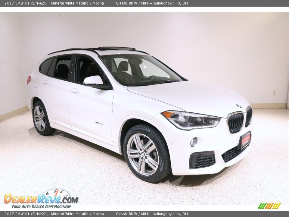 2017 BMW X1 xDrive28i Mineral White Metallic / Mocha Photo #1