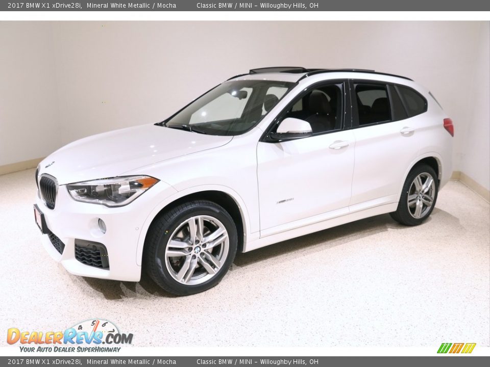 2017 BMW X1 xDrive28i Mineral White Metallic / Mocha Photo #3