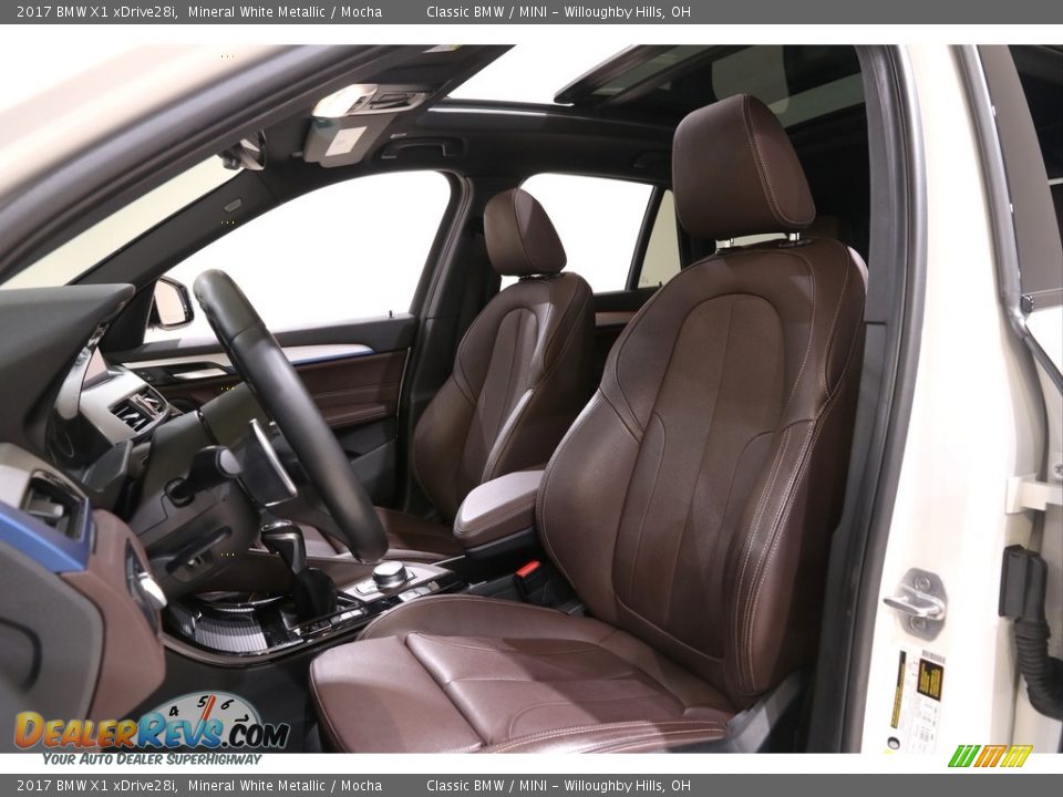 2017 BMW X1 xDrive28i Mineral White Metallic / Mocha Photo #7