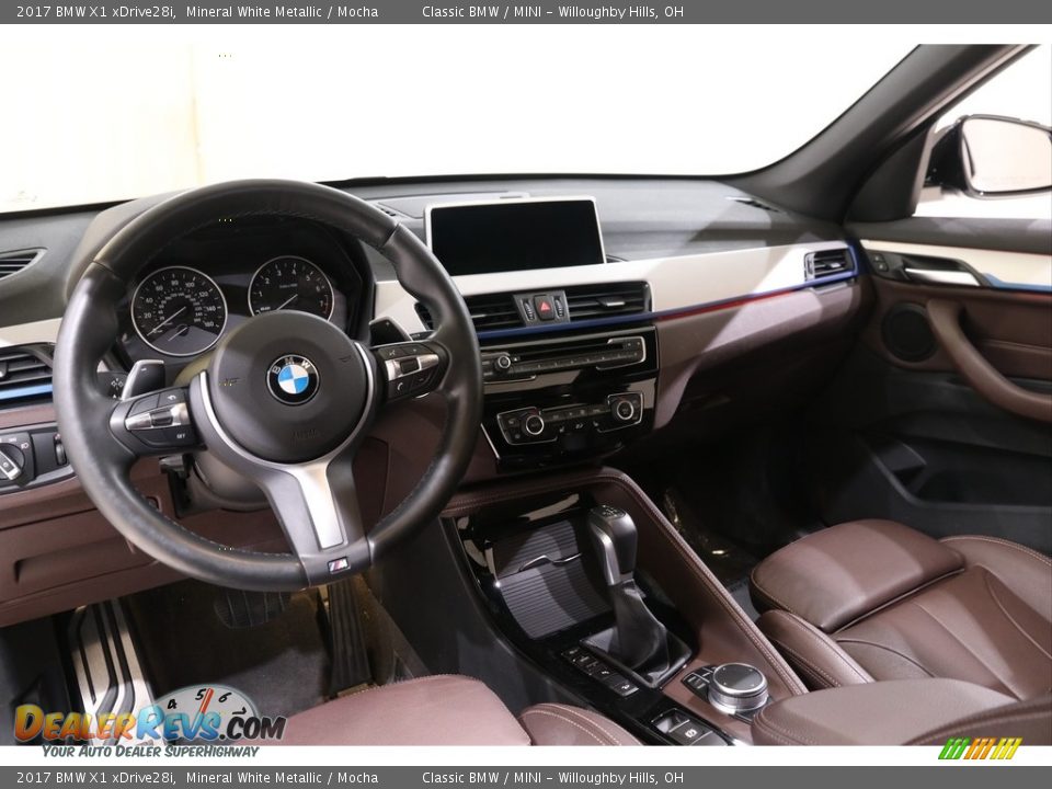 2017 BMW X1 xDrive28i Mineral White Metallic / Mocha Photo #8