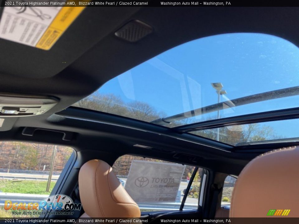 Sunroof of 2021 Toyota Highlander Platinum AWD Photo #11