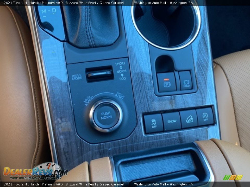 2021 Toyota Highlander Platinum AWD Blizzard White Pearl / Glazed Caramel Photo #16