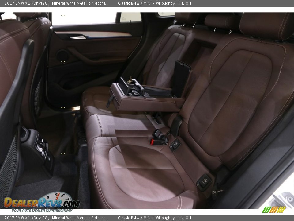 2017 BMW X1 xDrive28i Mineral White Metallic / Mocha Photo #29