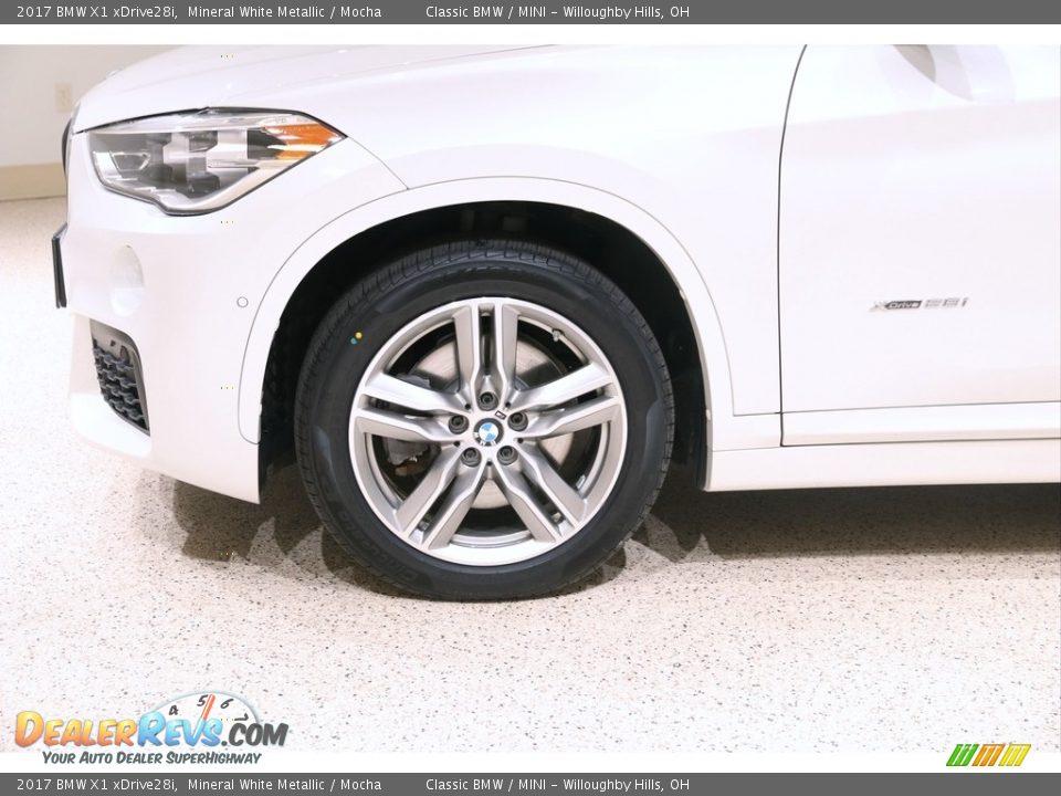 2017 BMW X1 xDrive28i Mineral White Metallic / Mocha Photo #32