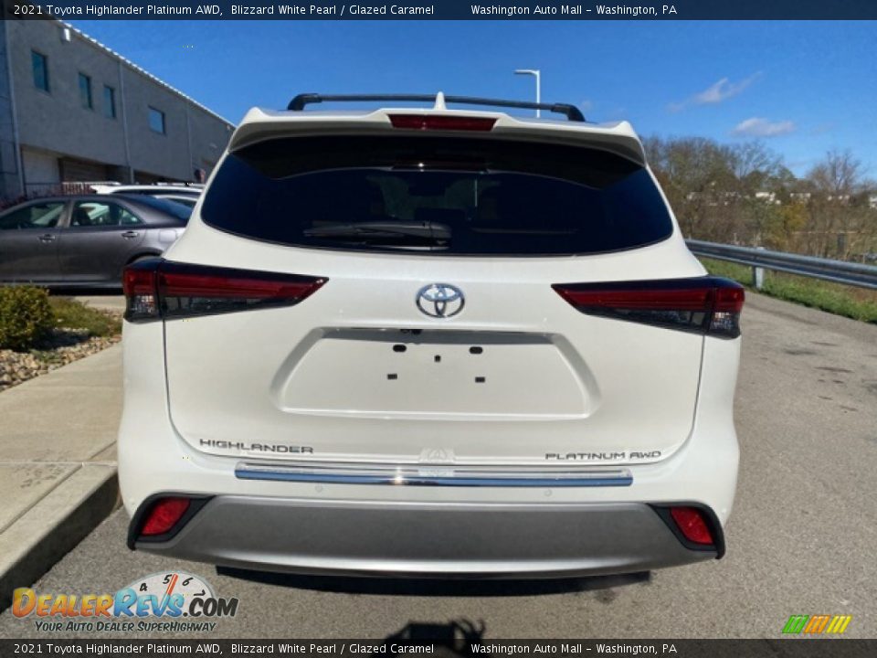 2021 Toyota Highlander Platinum AWD Blizzard White Pearl / Glazed Caramel Photo #34