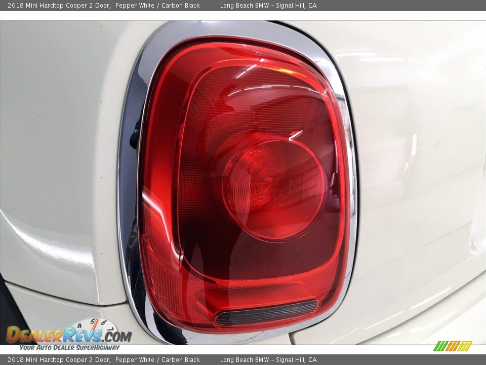2018 Mini Hardtop Cooper 2 Door Pepper White / Carbon Black Photo #26