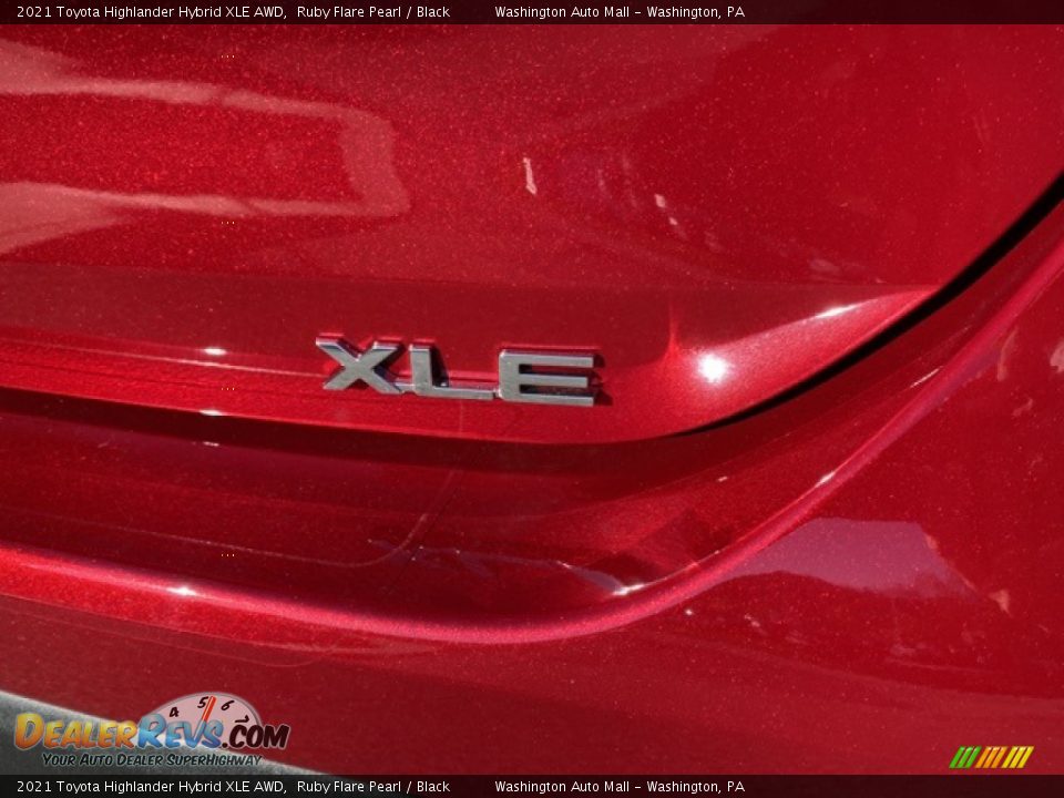 2021 Toyota Highlander Hybrid XLE AWD Ruby Flare Pearl / Black Photo #33