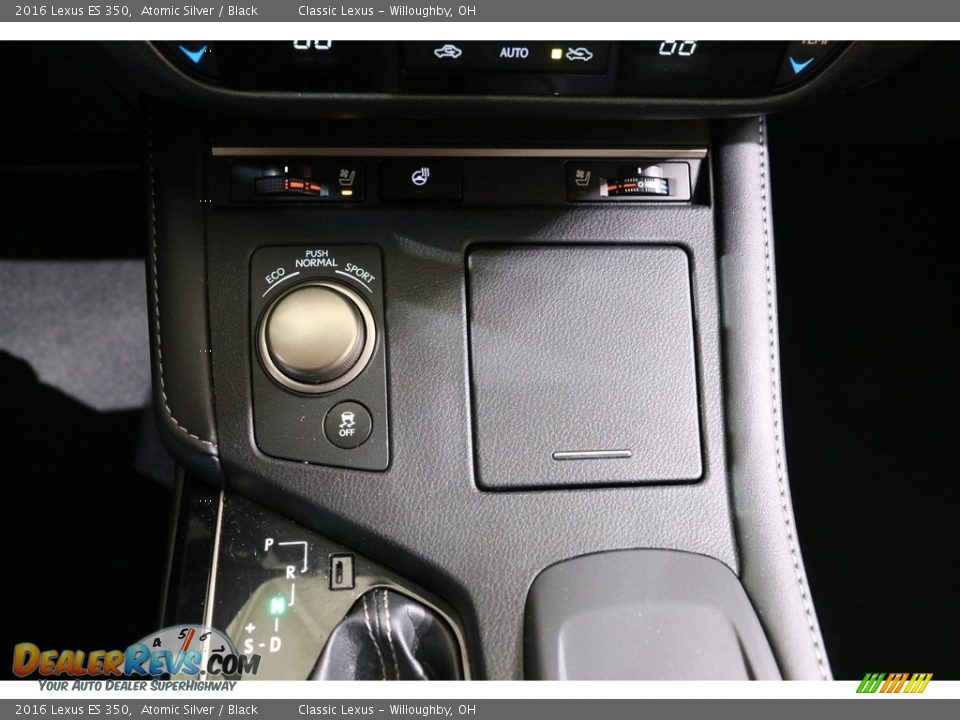 Controls of 2016 Lexus ES 350 Photo #17