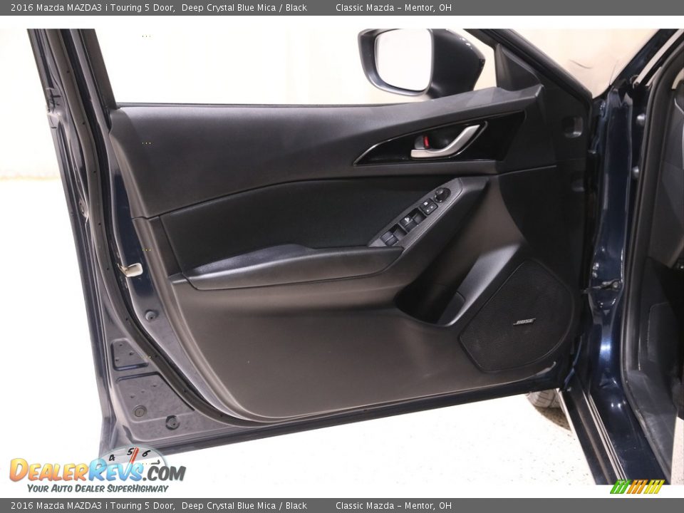 Door Panel of 2016 Mazda MAZDA3 i Touring 5 Door Photo #4