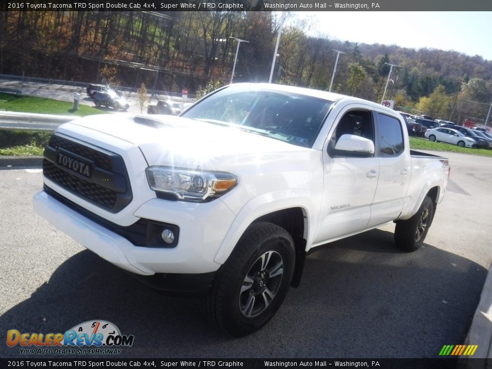 2016 Toyota Tacoma TRD Sport Double Cab 4x4 Super White / TRD Graphite Photo #13