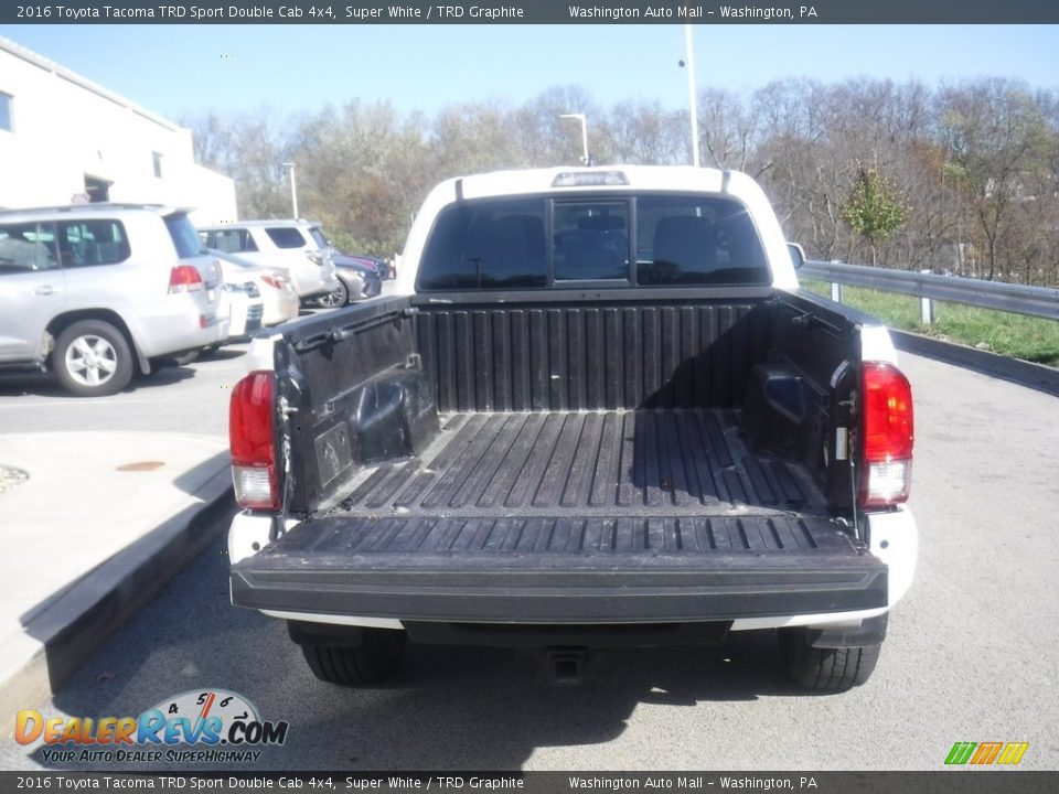 2016 Toyota Tacoma TRD Sport Double Cab 4x4 Super White / TRD Graphite Photo #17