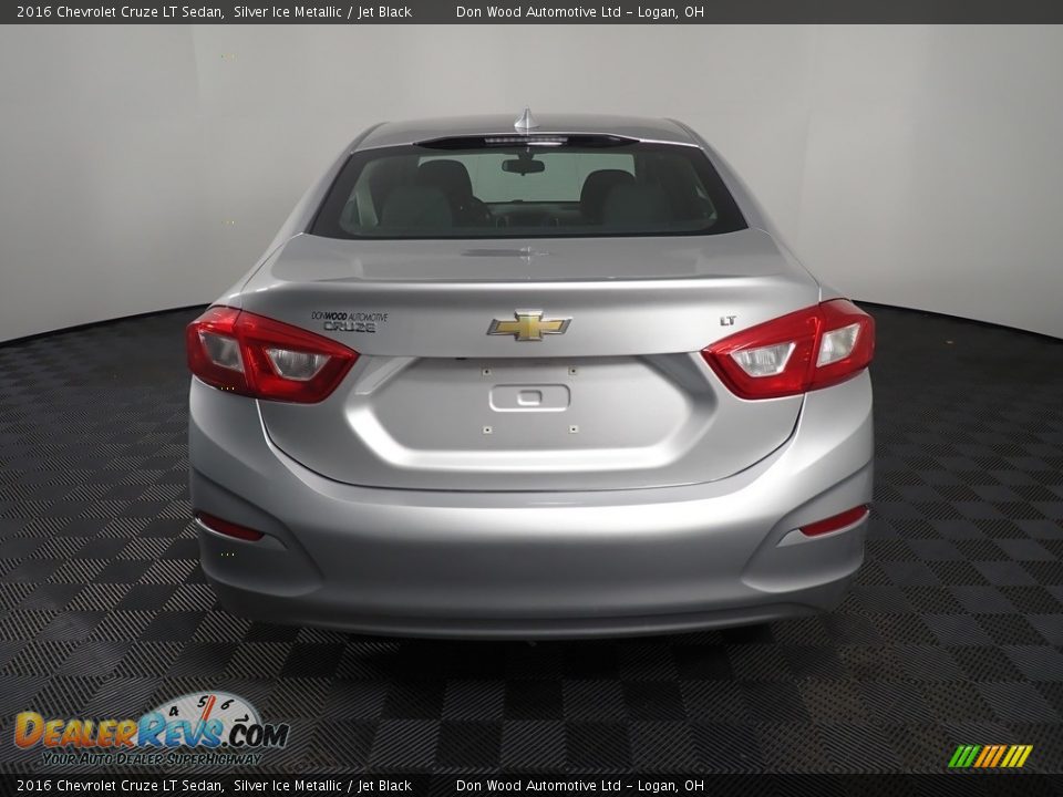 2016 Chevrolet Cruze LT Sedan Silver Ice Metallic / Jet Black Photo #12