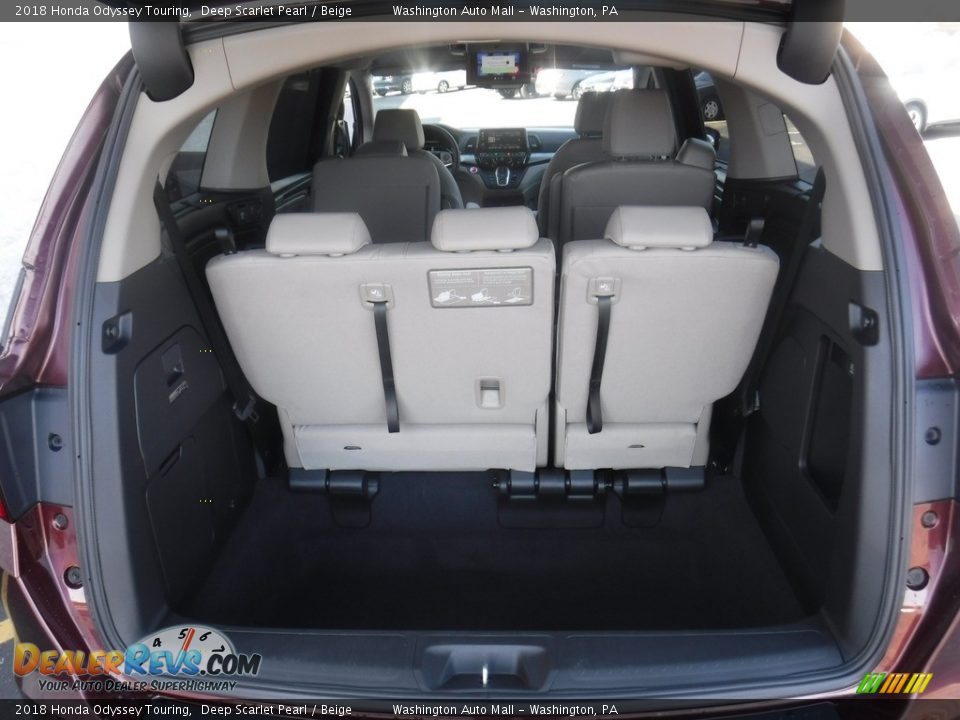 2018 Honda Odyssey Touring Deep Scarlet Pearl / Beige Photo #29