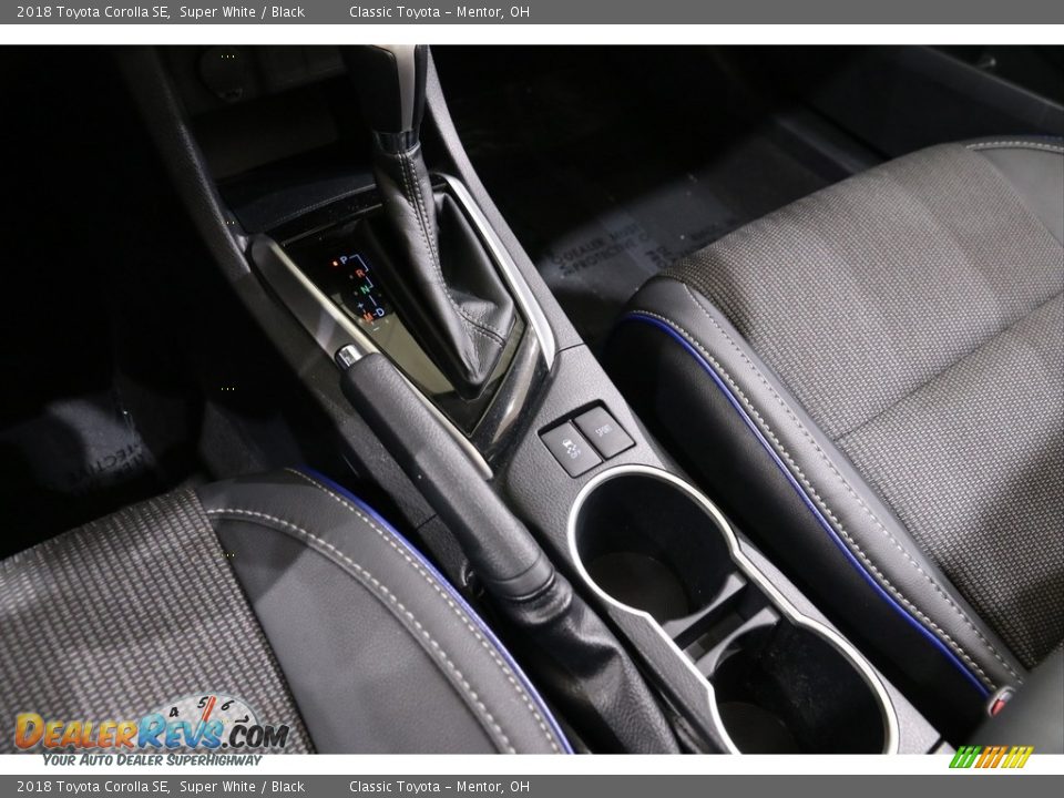 2018 Toyota Corolla SE Super White / Black Photo #13