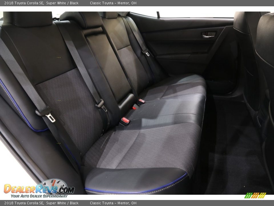 2018 Toyota Corolla SE Super White / Black Photo #16